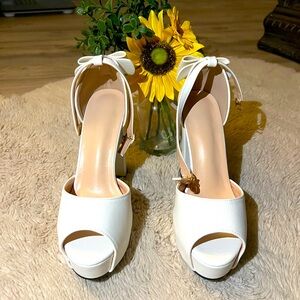 Super cute white heals